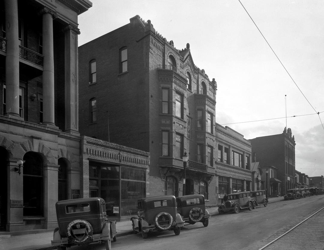 The Lenox, 132 W. Granite